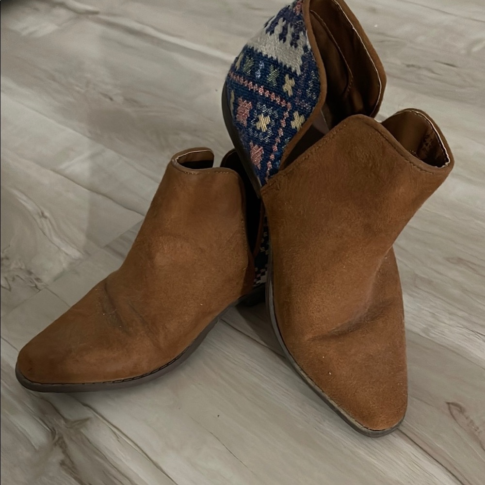 Cat & Jack Tan Suede Ankle Boots